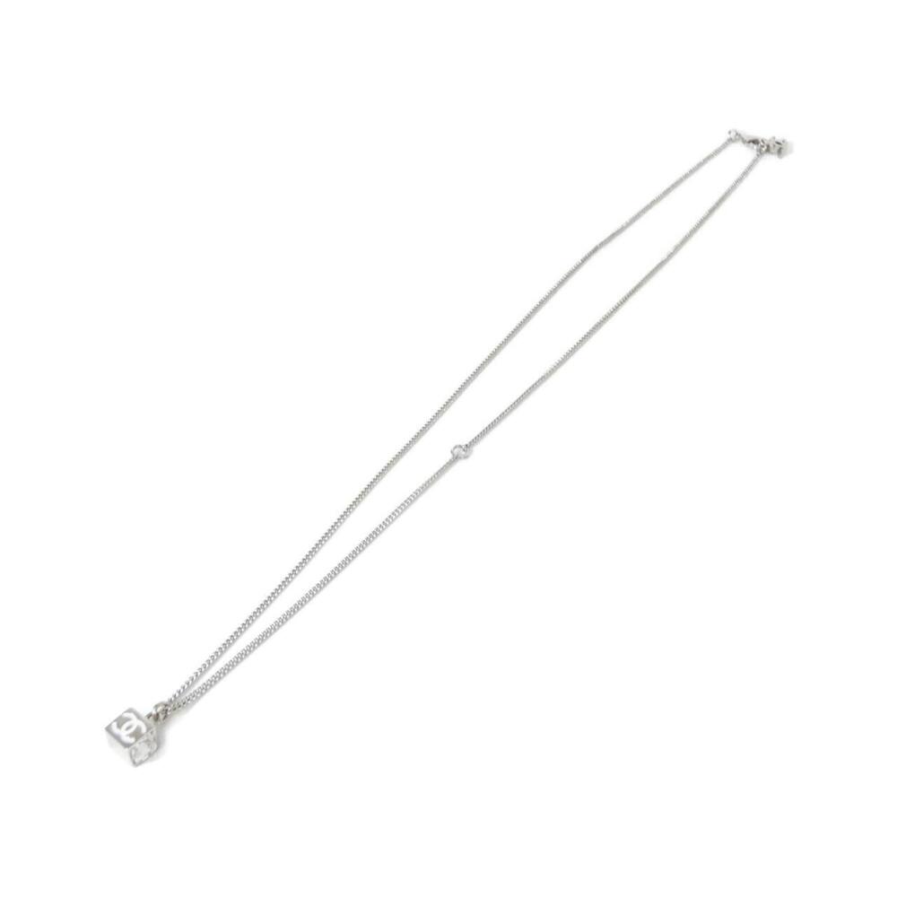 CHANEL Authentic White Necklace - Picture 2 of 5